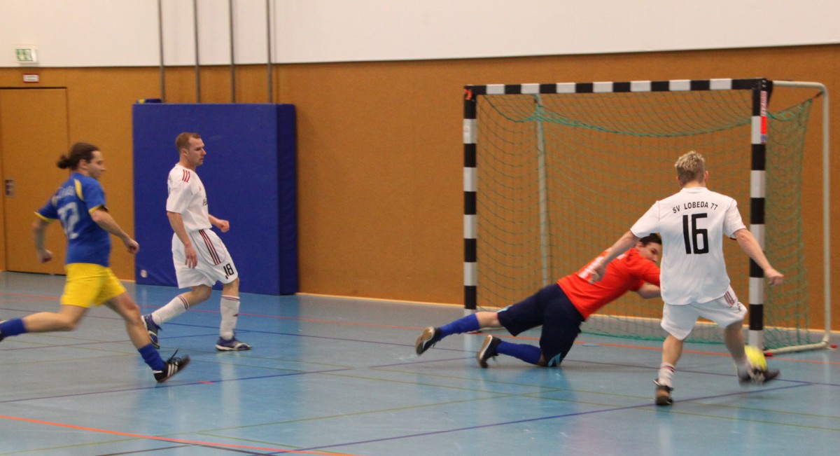 Lobedas Ü30 spielte um "Goldene Ananas"...