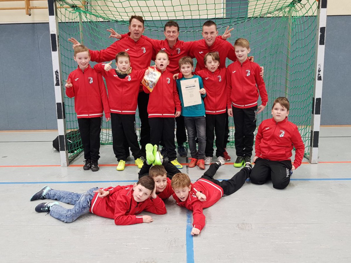 F-Junioren sind bei der HKM souverän in die Zwischenrunde